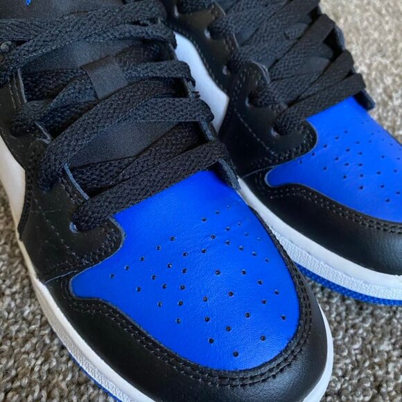 NIKE Air Jordan 1 Low (Size: 4Y /BigKids) *NWT* - Picture 7 of 12